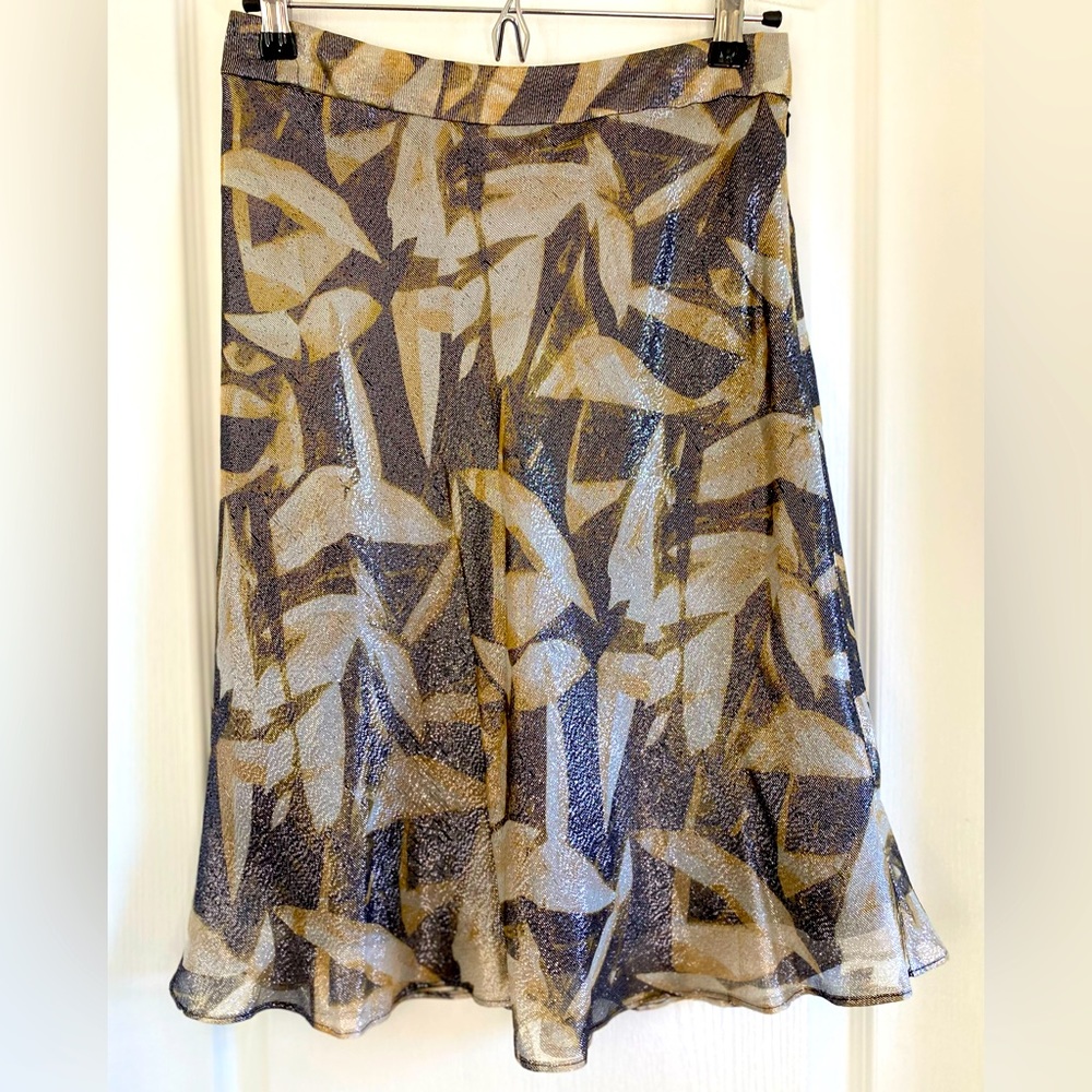 Banana Republic women’s Silk and metallic A-line Tan Skirt size 4
